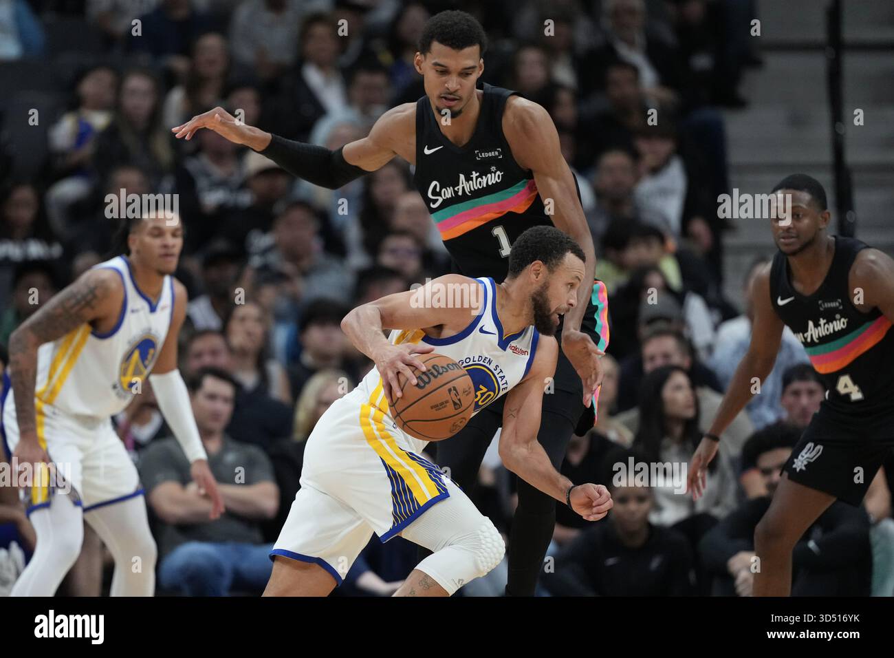Analysts speculate Stephen Curry could be traded to the Spurs