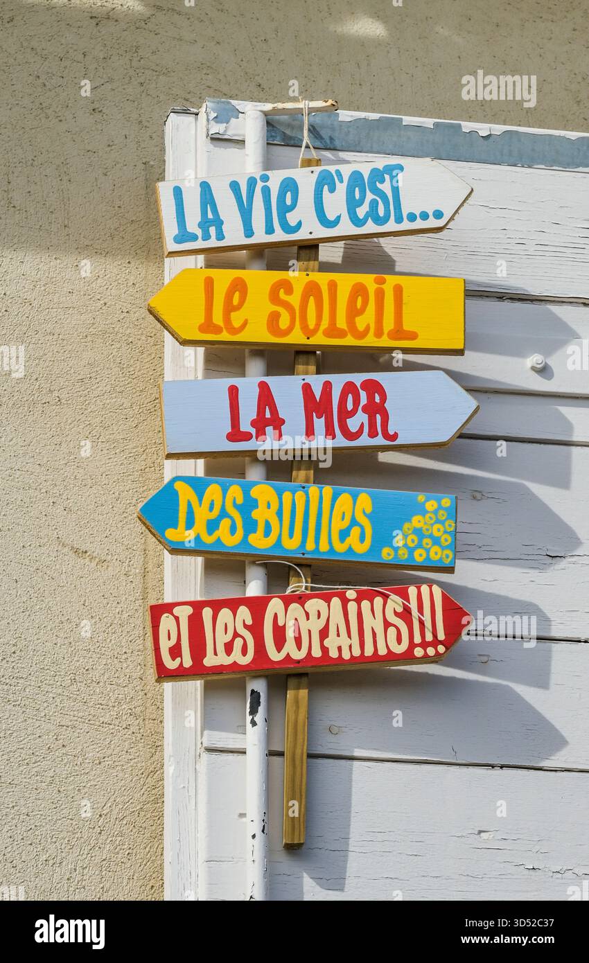 Schilder, Lebensfreude, Gemeinde Villeneuve-les-Avignon, Avignon, Frankreich Stock Photo