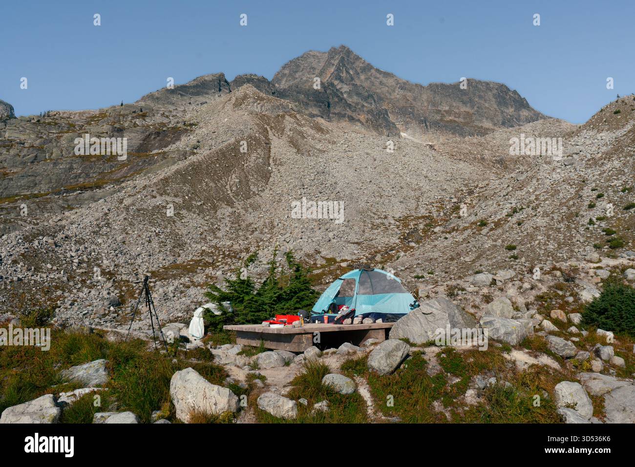 High altitude camping experience hi-res stock photography and images ...