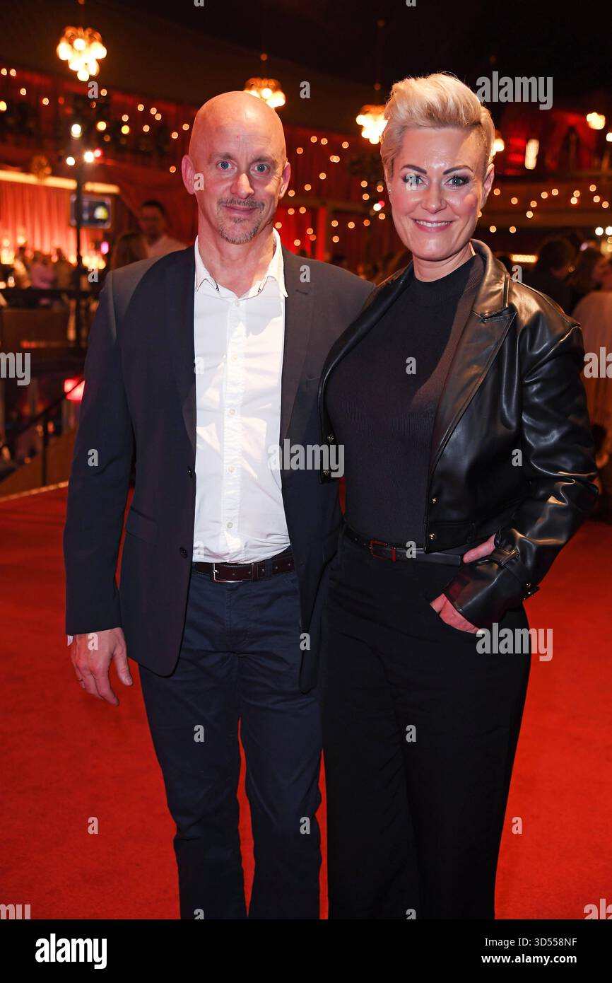 Carola Holzner aka Doc Caro mit Ehemann Jens Richter bei der Premiere ...