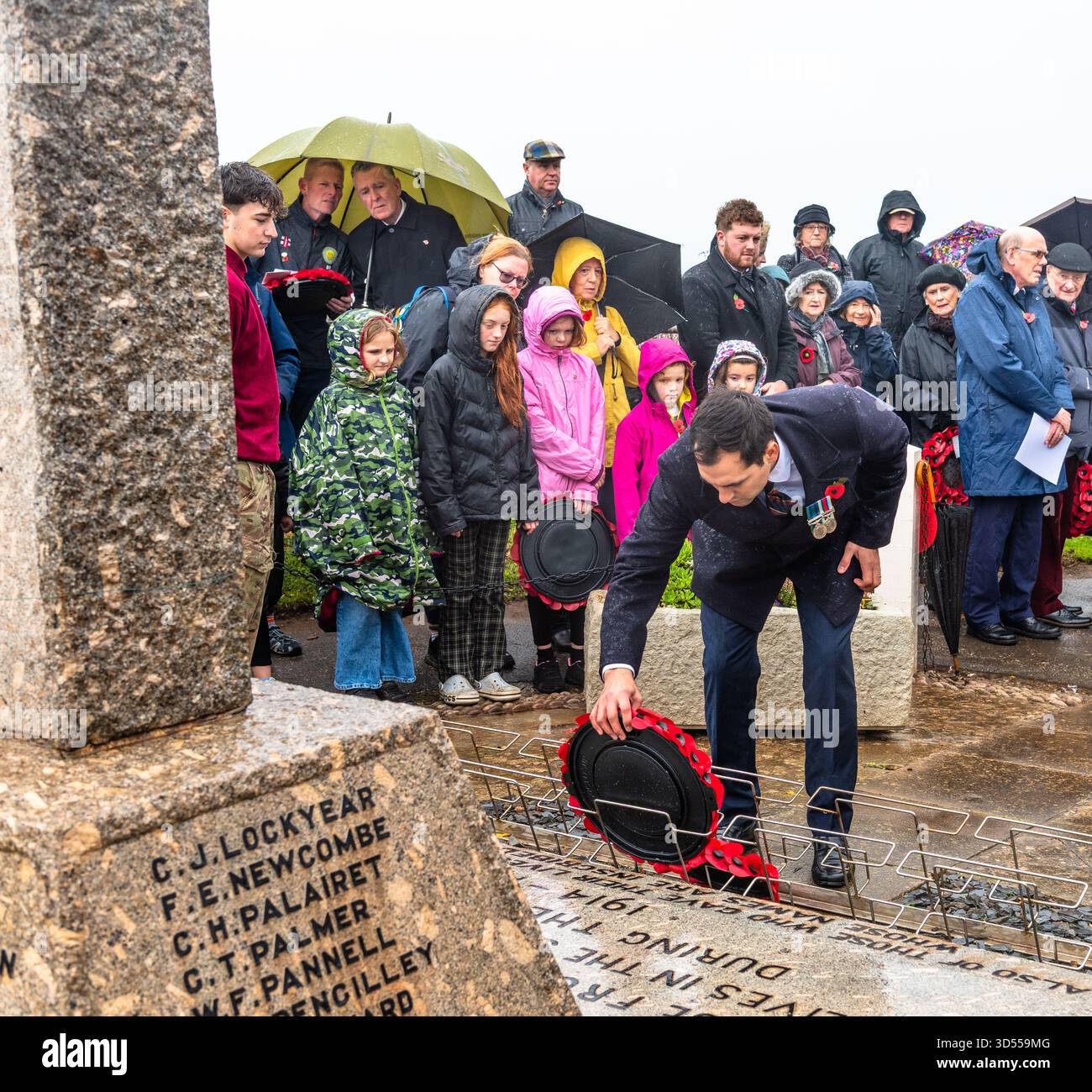 MP David Reed laying a Wreath. Remembrance Sunday at Budleigh Salterton. Stock Photo