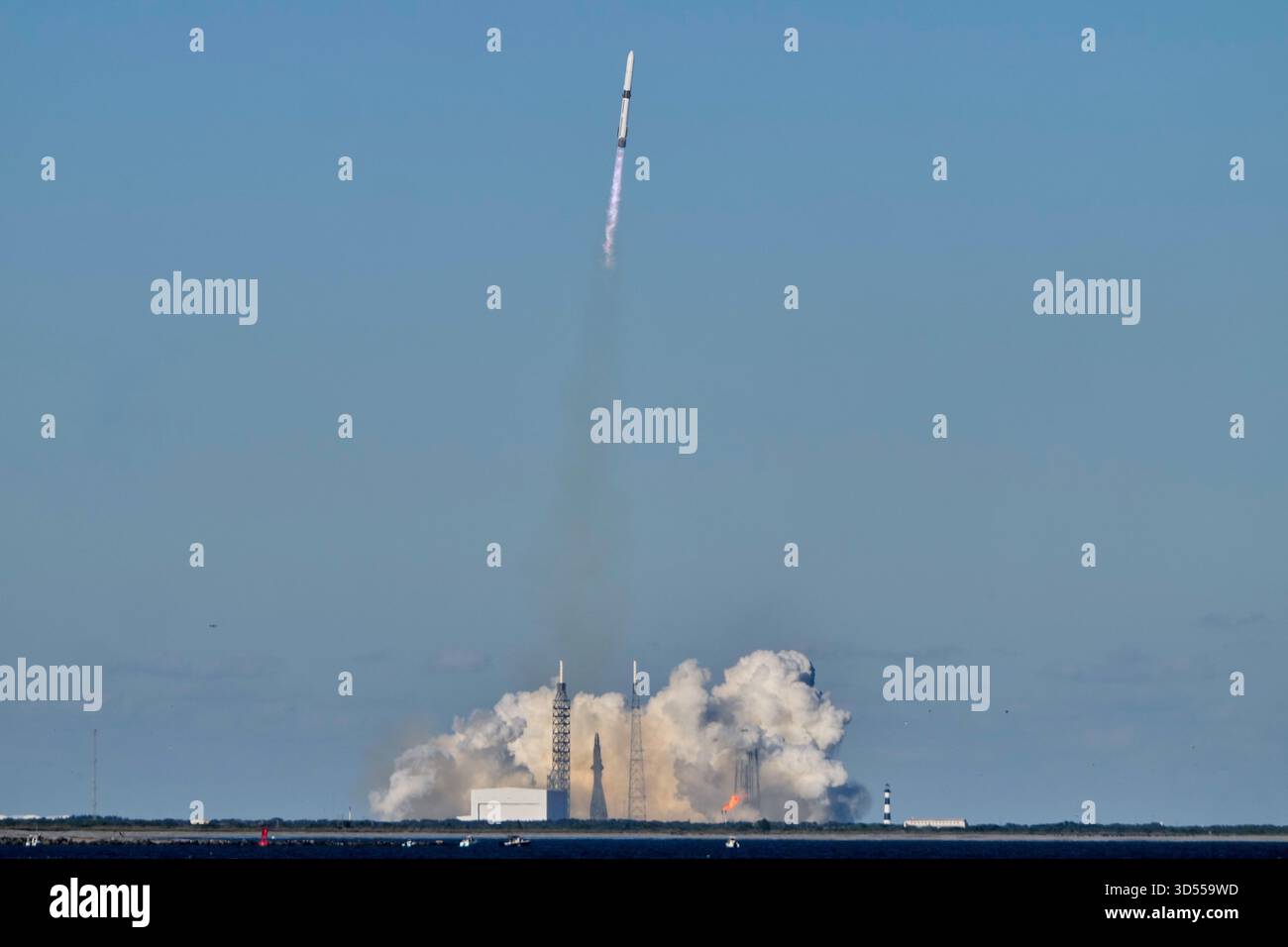 A Blue Origin New Glenn rocket lifts off from Launch Complex 36 at the ...