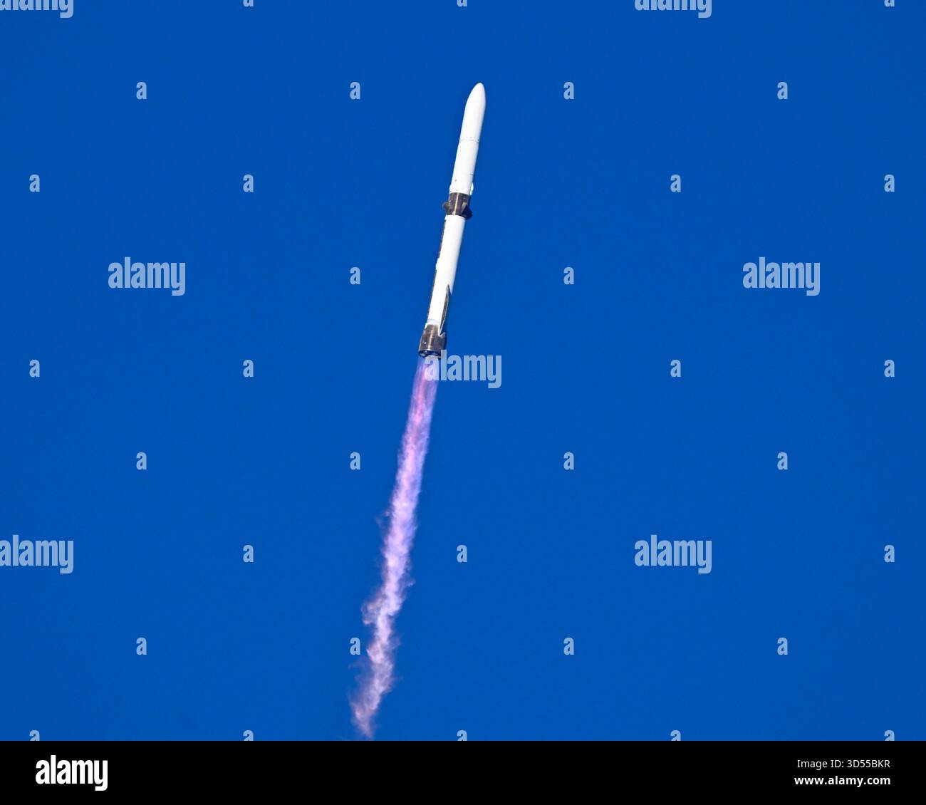 Blue Origin"s New Glenn rocket boosts a pair of NASA's EscaPADE ...