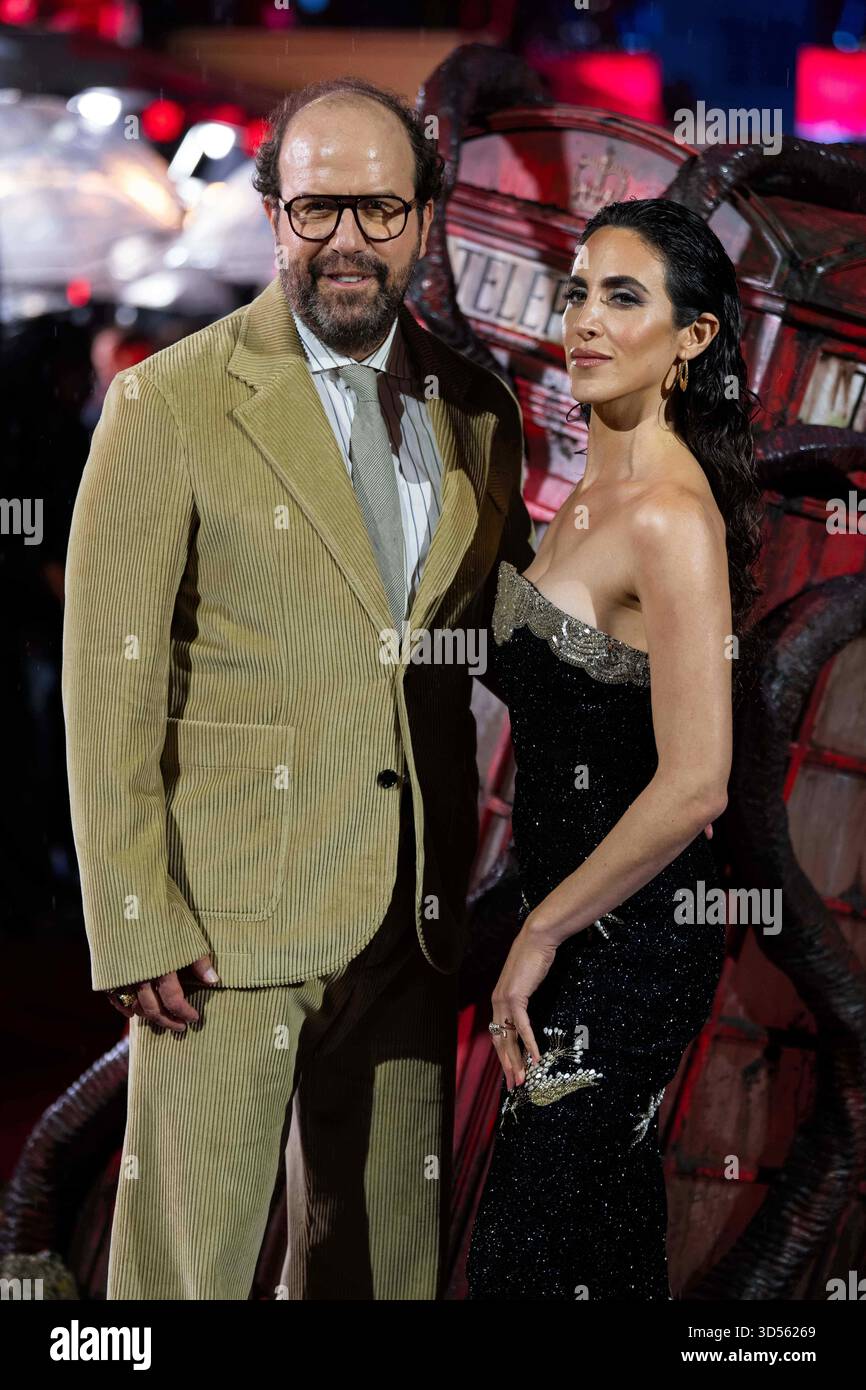 ari dayan husband brett gelman Image 6