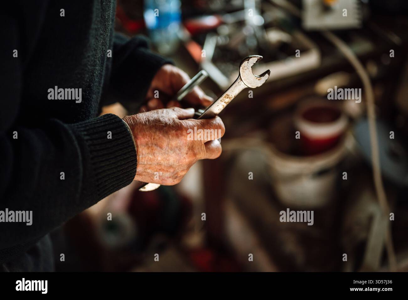 Person Using Wrench Elderly man using wrench hi-res stock photography and images - Alamy