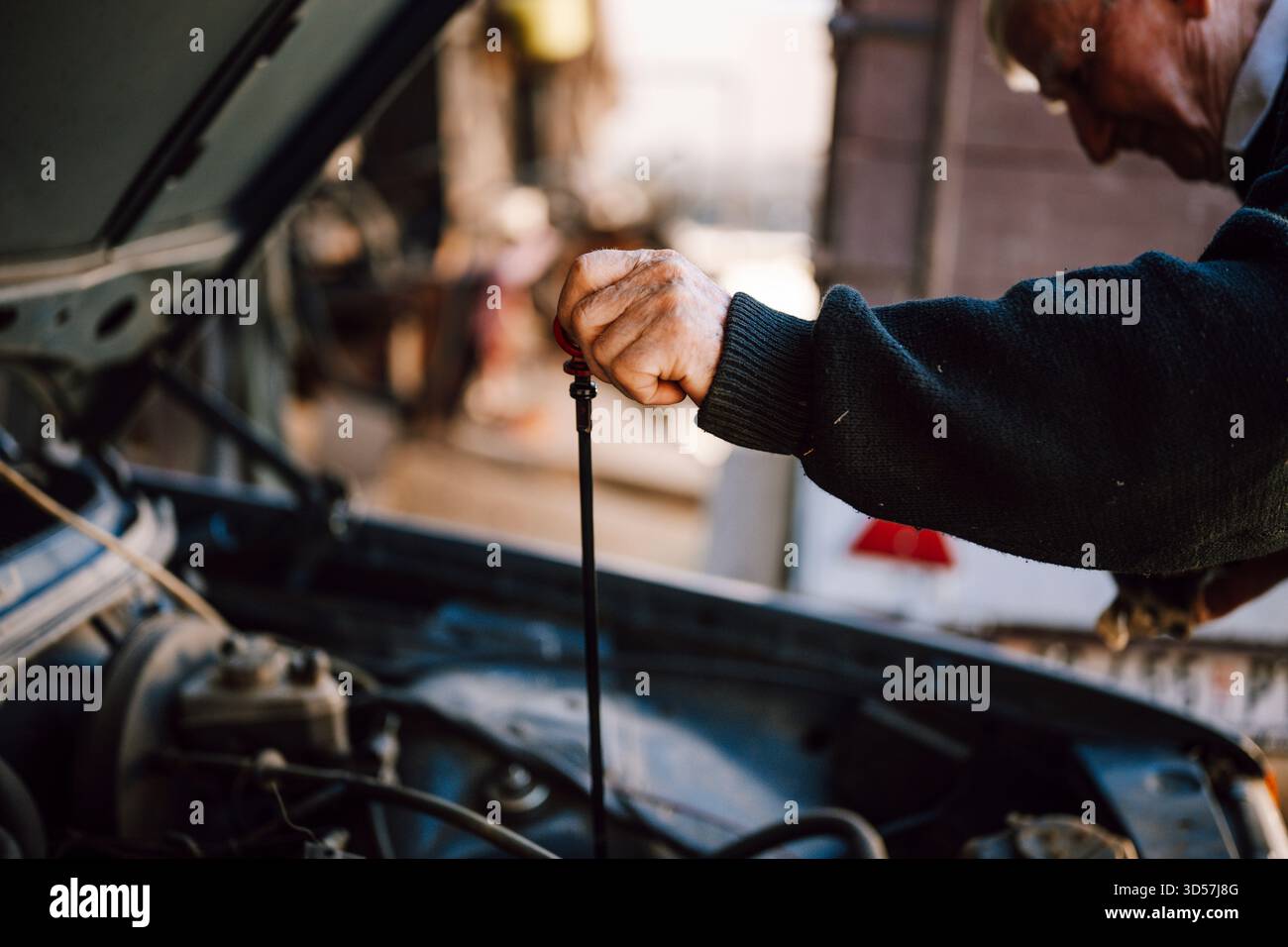 Engine mechanics skills hi-res stock photography and images - Alamy