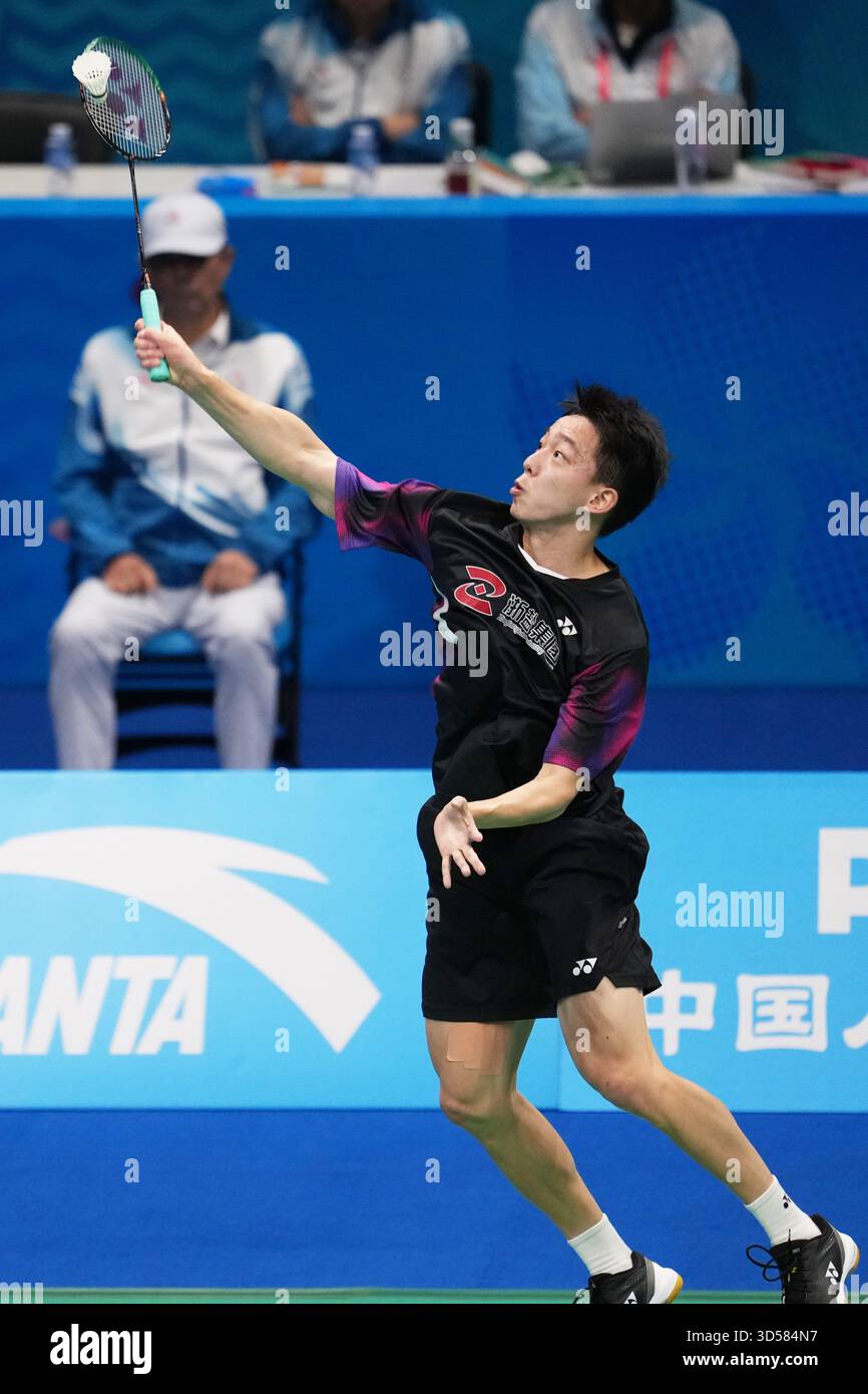 (251114) -- SHENZHEN, Nov. 14, 2025 (Xinhua) -- Sun Chao of Zhejiang ...