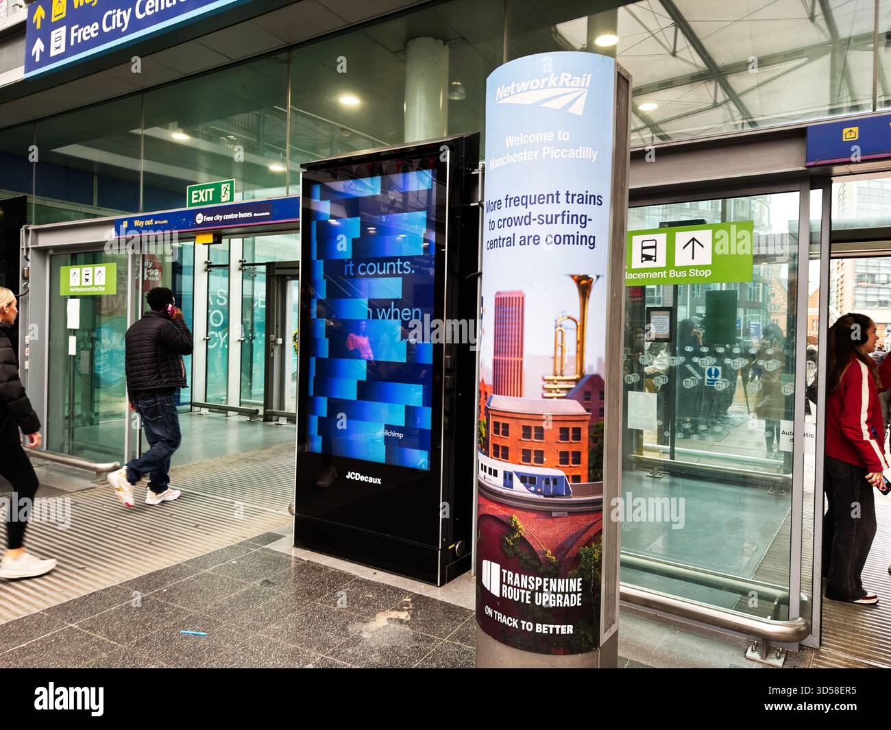 Manchester, UK - October 04, 2025: People move through a busy station ...