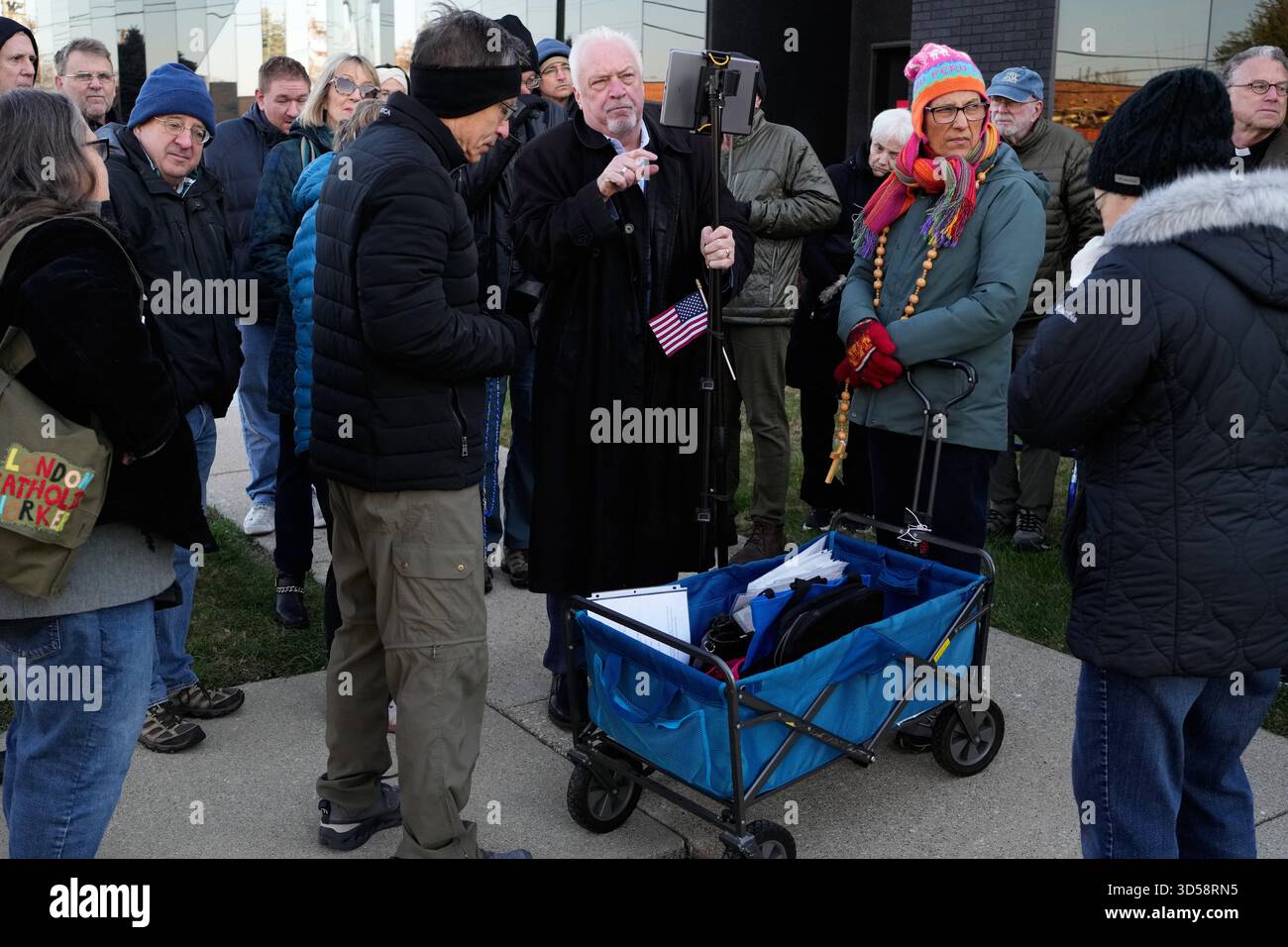 Protesters gather outside an ICE processing facility in the Chicago ...