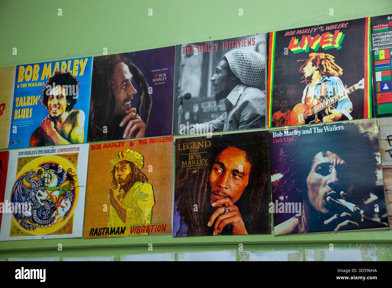 Bob marley the wailers hi-res stock photography and images - Alamy