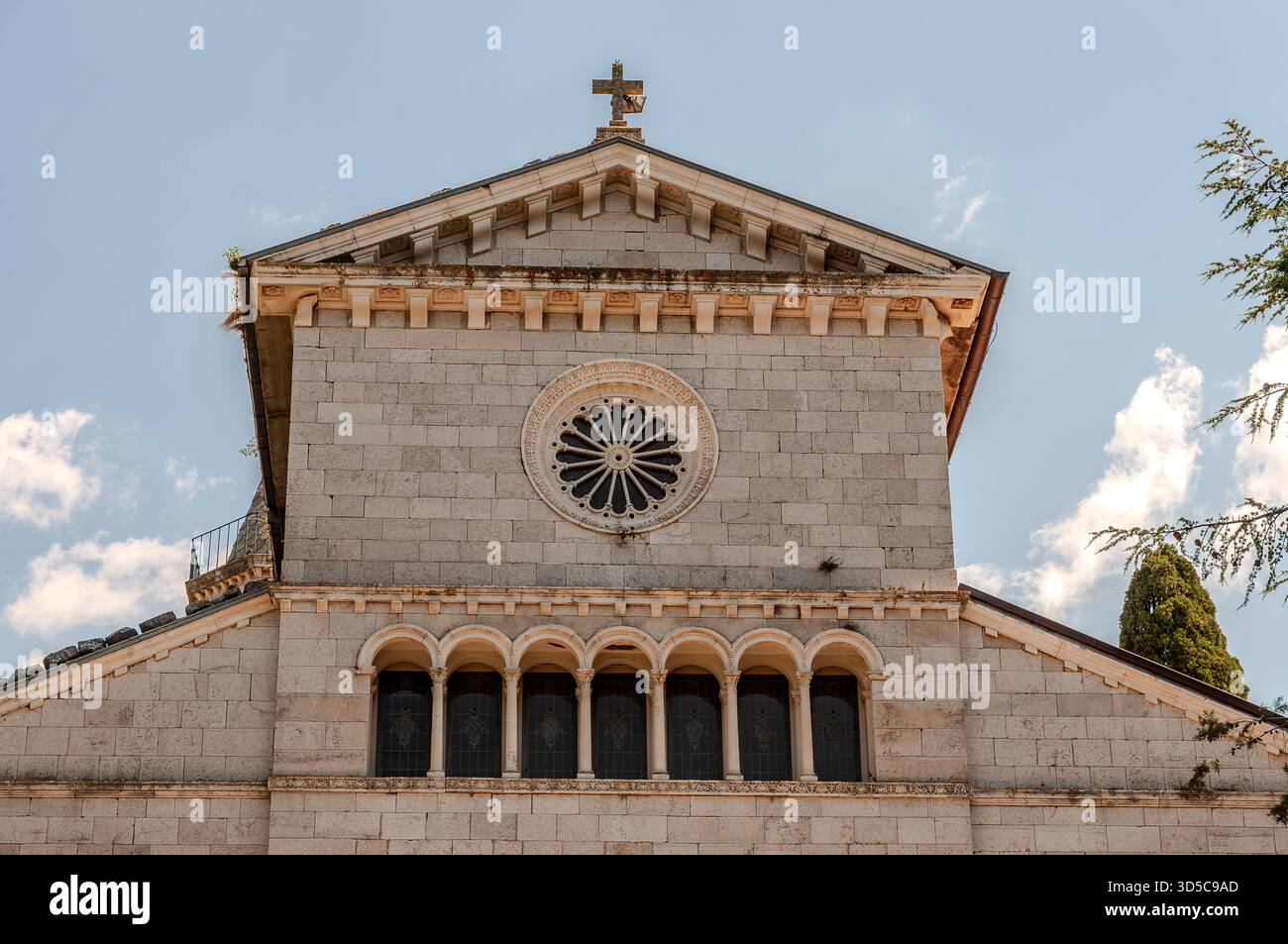 Church of S. Maria dell’Auricola. The white bulk of the church, dating back to the 13th century, stands out on the summit of the homonymous hill, at a - Stock Image