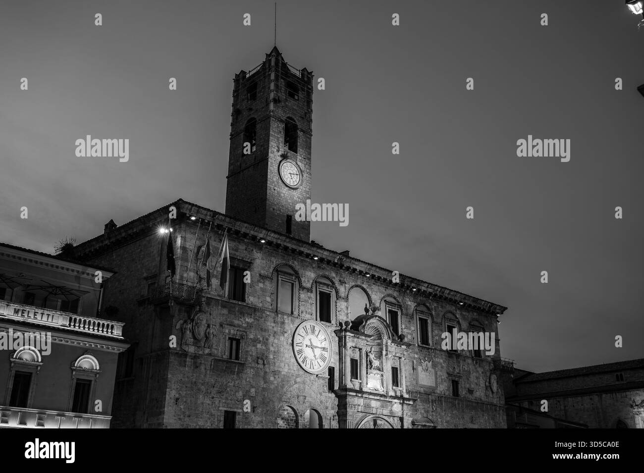 The Palazzo dei Capitani del Popolo is one of the best known historical buildings in Ascoli Piceno. With its medieval crenellated tower it rises next - Stock Image