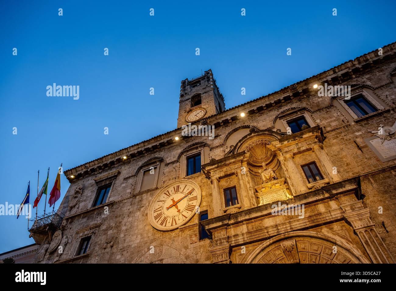 The Palazzo dei Capitani del Popolo is one of the best known historical buildings in Ascoli Piceno. With its medieval crenellated tower it rises next - Stock Image