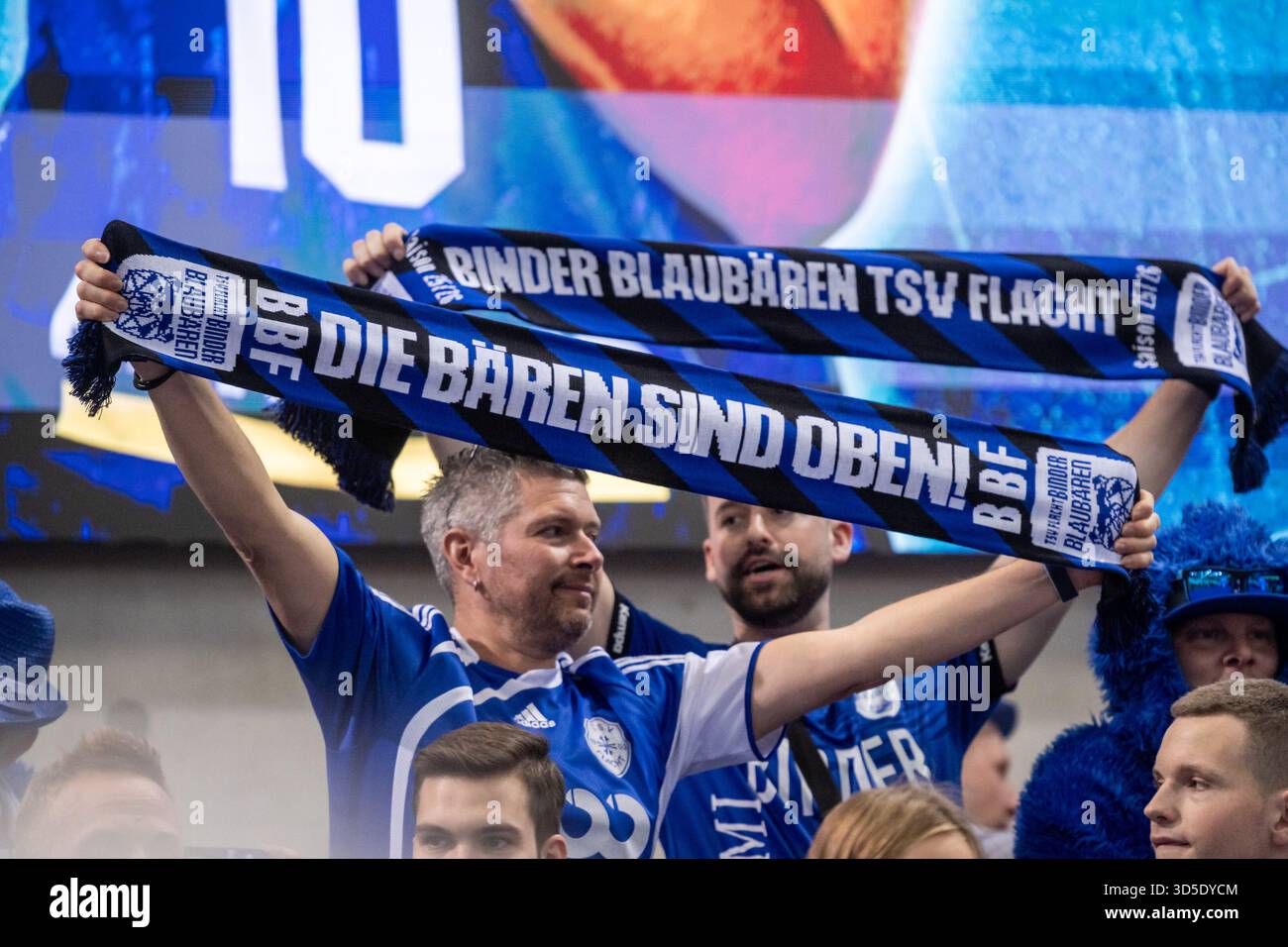 Fans [supporters] with scarves of their club from Flacht GER, Allianz ...