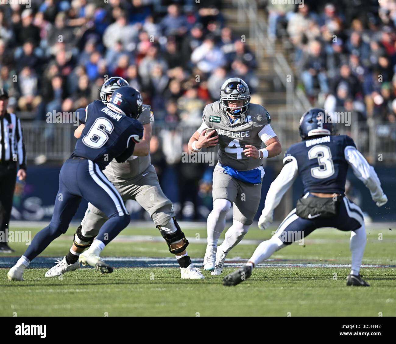EAST HARTFORD, CT - NOVEMBER 15: Air Force Falcons fullback Kemper ...