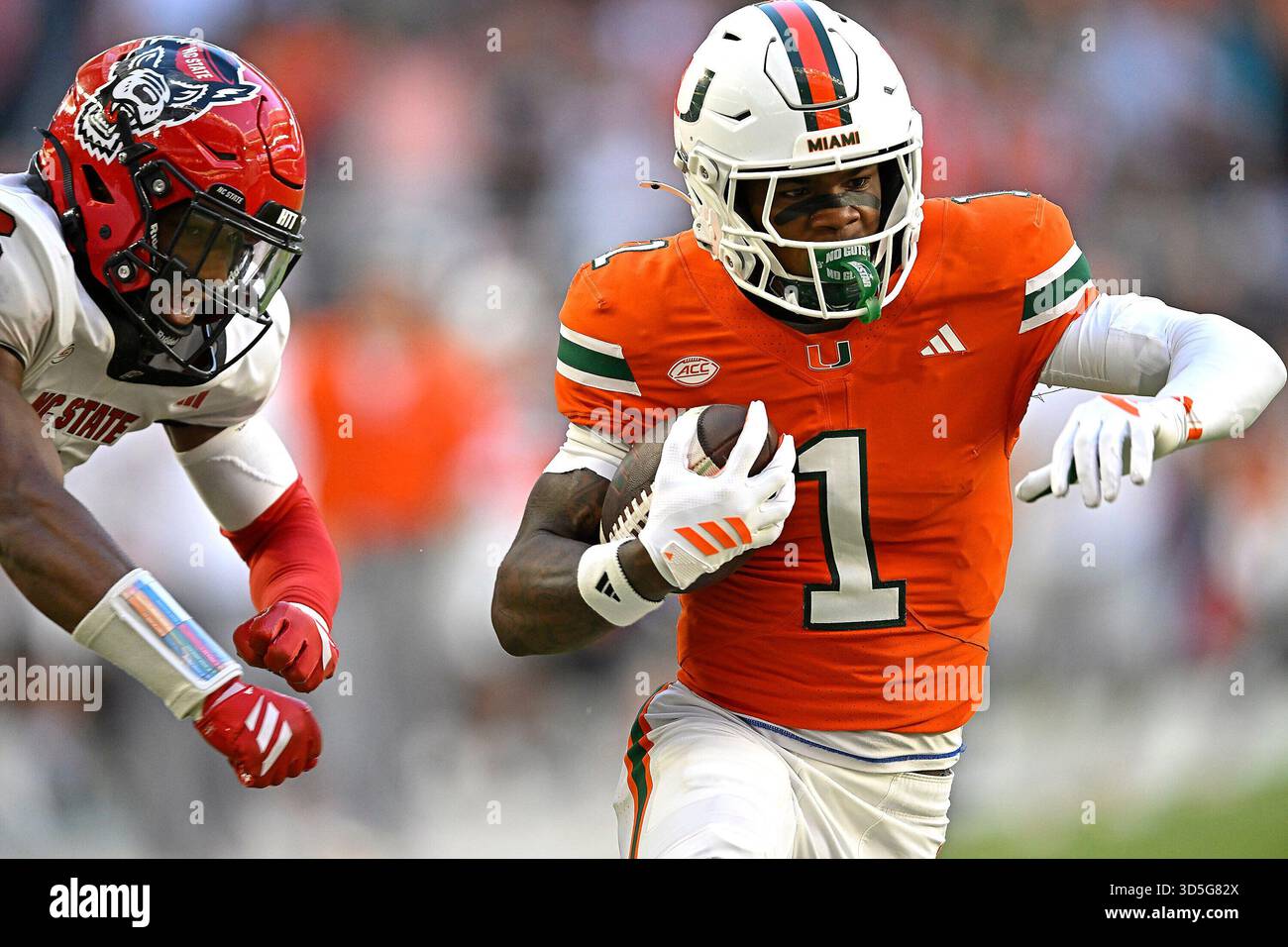 MIAMI GARDENS, FL - NOVEMBER 15: Miami wide receiver Joshisa Trader (1 ...
