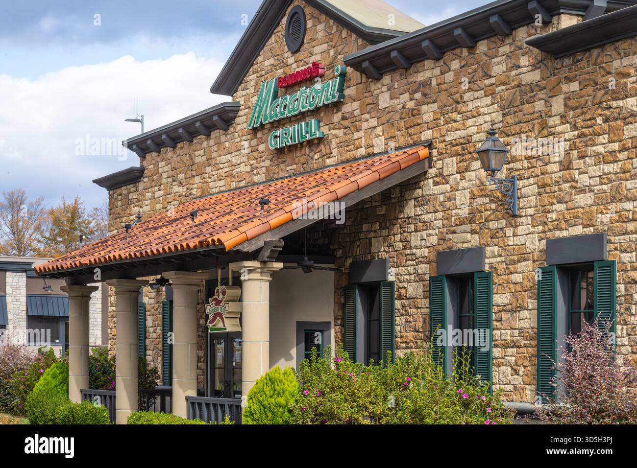 Romano’s Macaroni Grill restaurant in Buford, Georgia. (USA) Stock Photo