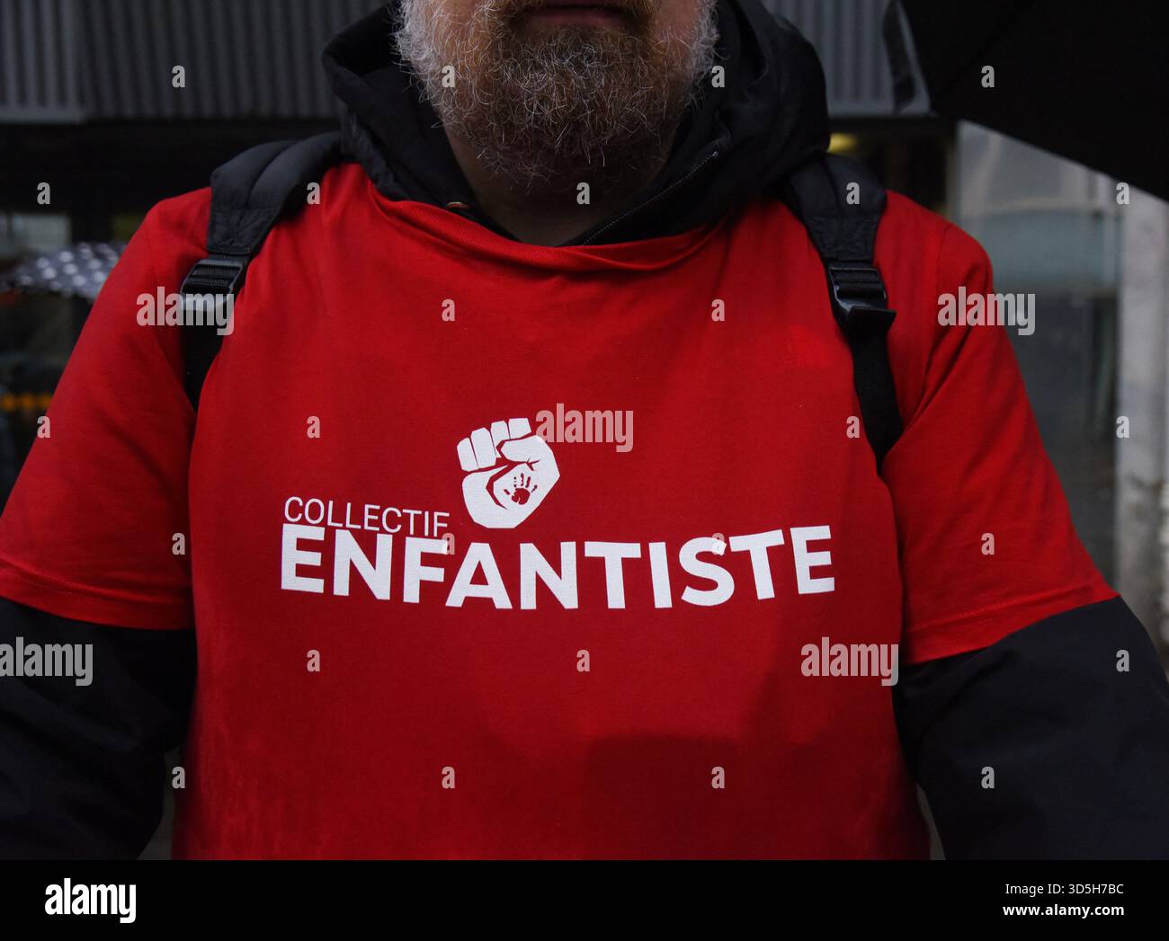 Paris, France. 15th Nov, 2025. Demonstration against violence against children and teenagers in Paris, France on November 15, 2025. To put an end violence against minors (mistreatment, sexual abuse, harassment,) Partisipants are calling on public authorities for an ambitious action plan to better protect children and adolescents and to reduce all form of volence against them. Photo by Alain Apaydin/ABACAPRESS.COM Credit: Abaca Press/Alamy Live News Stock Photo