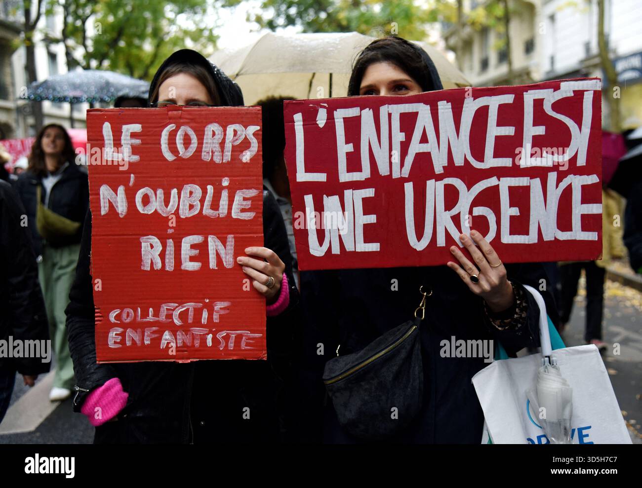 Paris, France. 15th Nov, 2025. Demonstration against violence against children and teenagers in Paris, France on November 15, 2025. To put an end violence against minors (mistreatment, sexual abuse, harassment,) Partisipants are calling on public authorities for an ambitious action plan to better protect children and adolescents and to reduce all form of volence against them. Photo by Alain Apaydin/ABACAPRESS.COM Credit: Abaca Press/Alamy Live News Stock Photo
