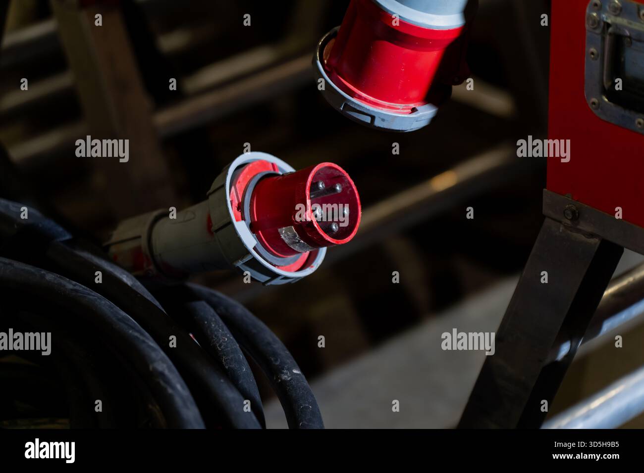 Cableline hi-res stock photography and images - Alamy