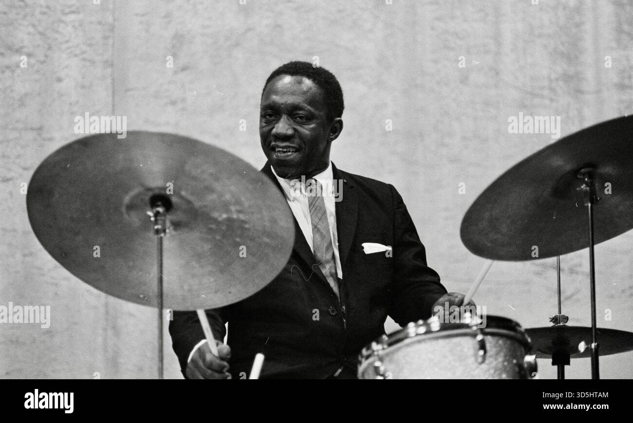Black 1950s jazz musician hi-res stock photography and images - Alamy