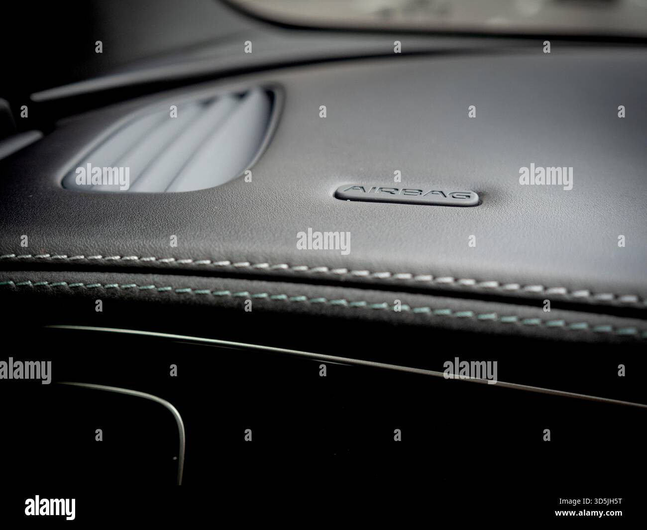 The picture shows a normal car airbag Stock Photo - Alamy