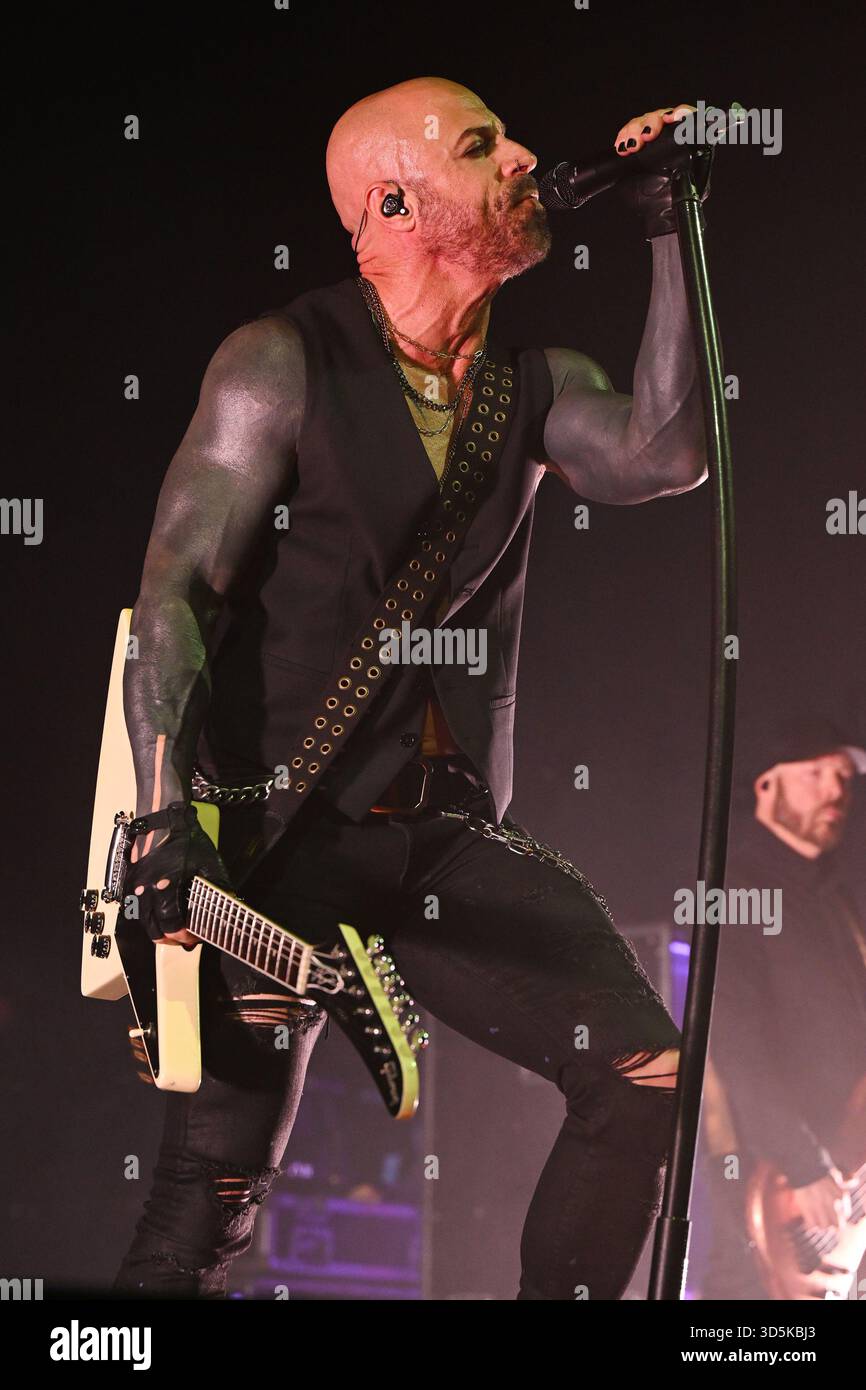 Fort Lauderdale, FL, USA. 15th Nov, 2025. Chris Daughtry of Daughtry performs at The War Memorial Auditorium on November 15, 2025 in Fort Lauderdale Florida. Credit: Mpi04/Media Punch/Alamy Live News Stock Photo