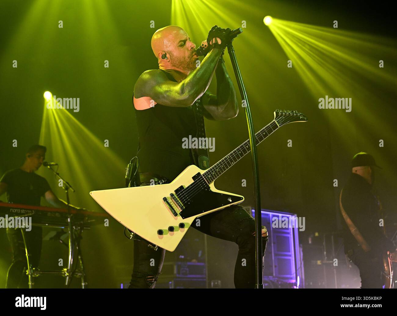 Fort Lauderdale, FL, USA. 15th Nov, 2025. Chris Daughtry of Daughtry performs at The War Memorial Auditorium on November 15, 2025 in Fort Lauderdale Florida. Credit: Mpi04/Media Punch/Alamy Live News Stock Photo