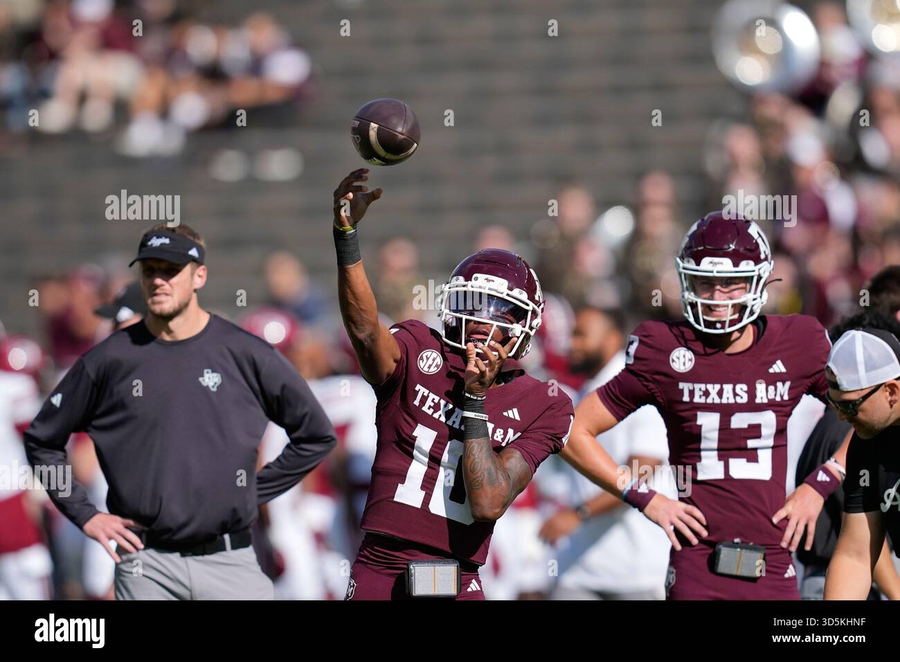 Texas A&M quarterback Marcel Reed (10) warms up before an NCAA college ...