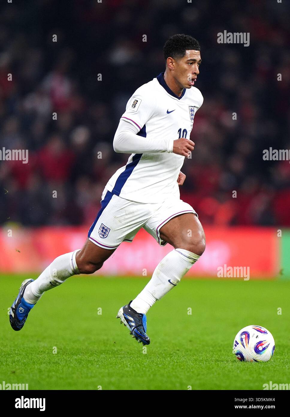 England s Jude Bellingham In Action During The FIFA World Cup European england-s-jude-bellingham-in-action-during-the-fifa-world-cup-european