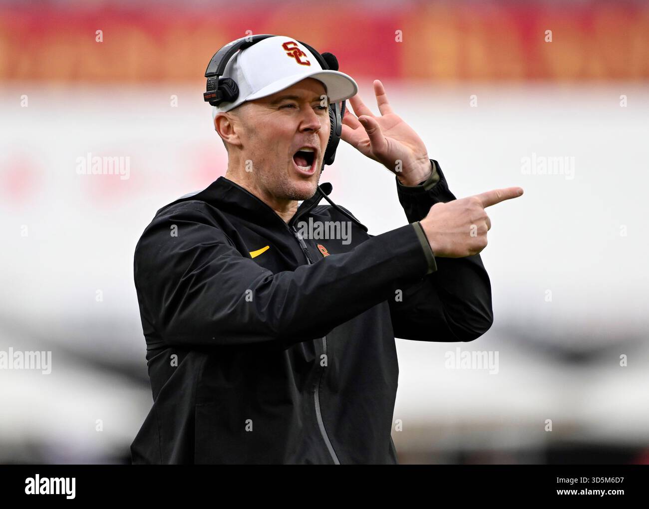 November 15, 2025 USC Trojans head coach Lincoln Riley reacts to a call ...