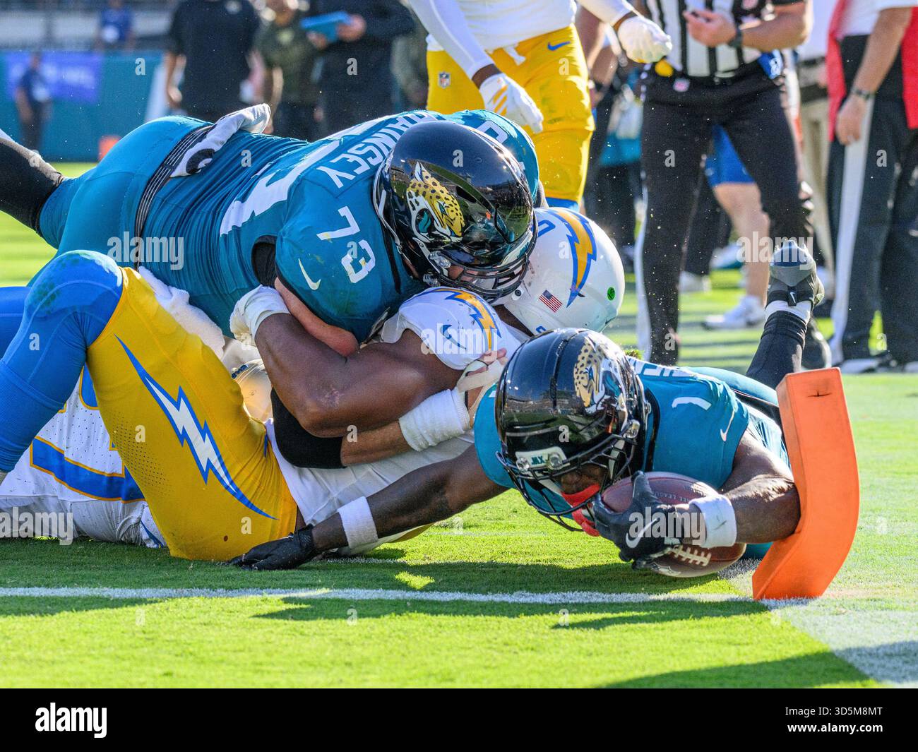 November 16, 2025: Jacksonville Jaguars running back Travis Etienne Jr ...