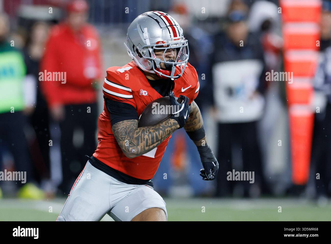 Ohio State receiver Brandon Inniss plays against UCLA during an NCAA ...