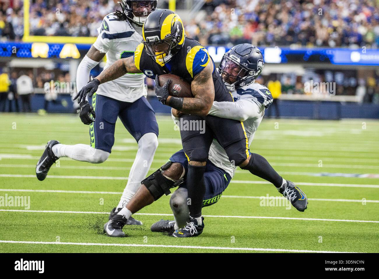 Los Angeles Rams running back Kyren Williams (23) runs the ball ...