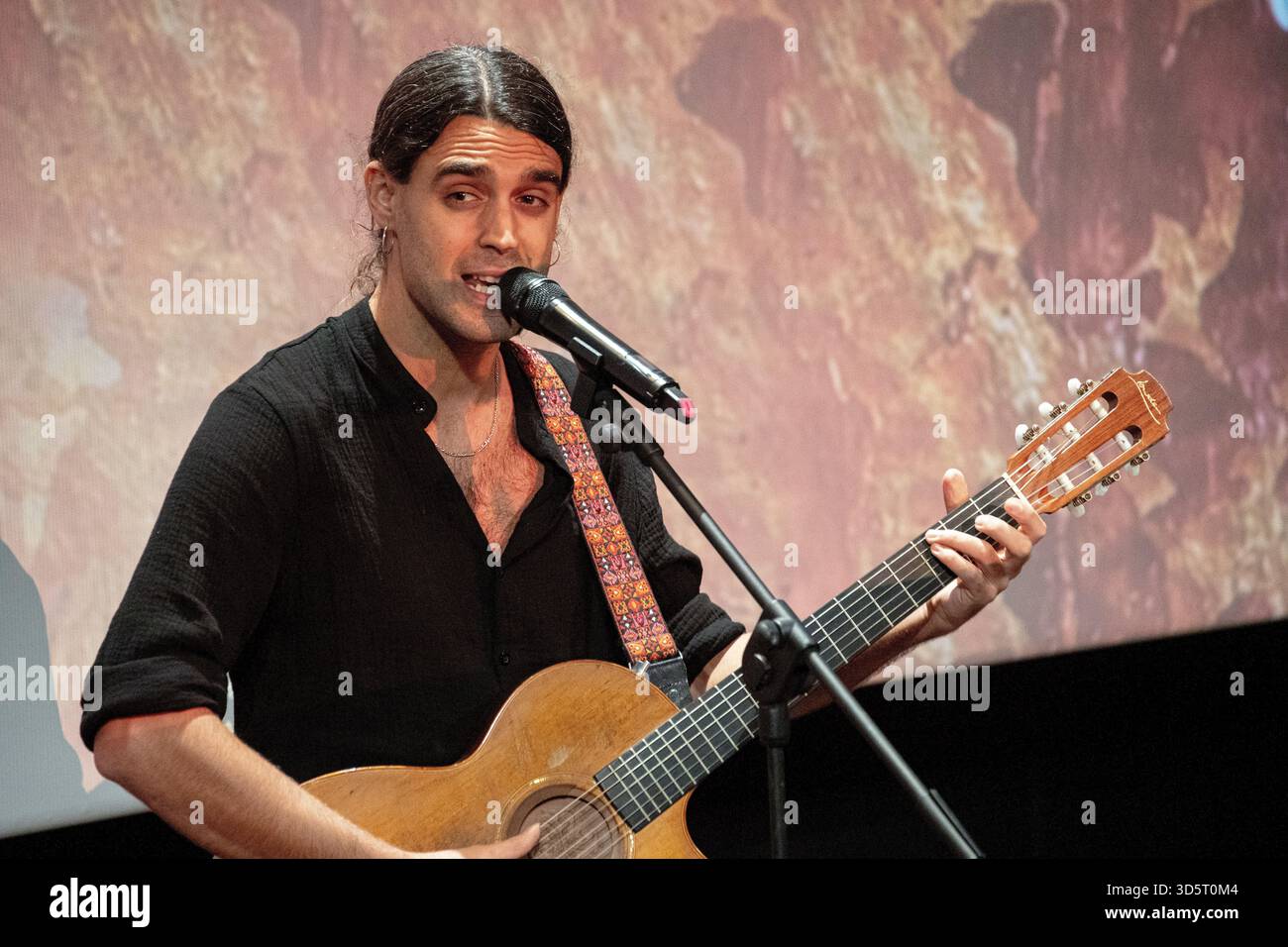 Singer Pedro Pastor and singer Miguel Ríos during the presentation of ...