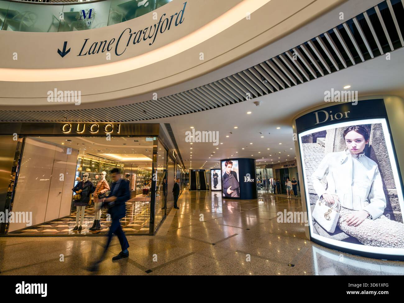 Hong kong fashion shopping bags hi-res stock photography and images - Alamy