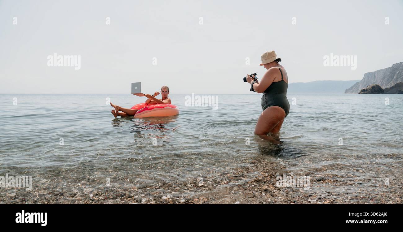 Woman Beach Photo Shoot Summer Vacation: Woman takes photos of another ...