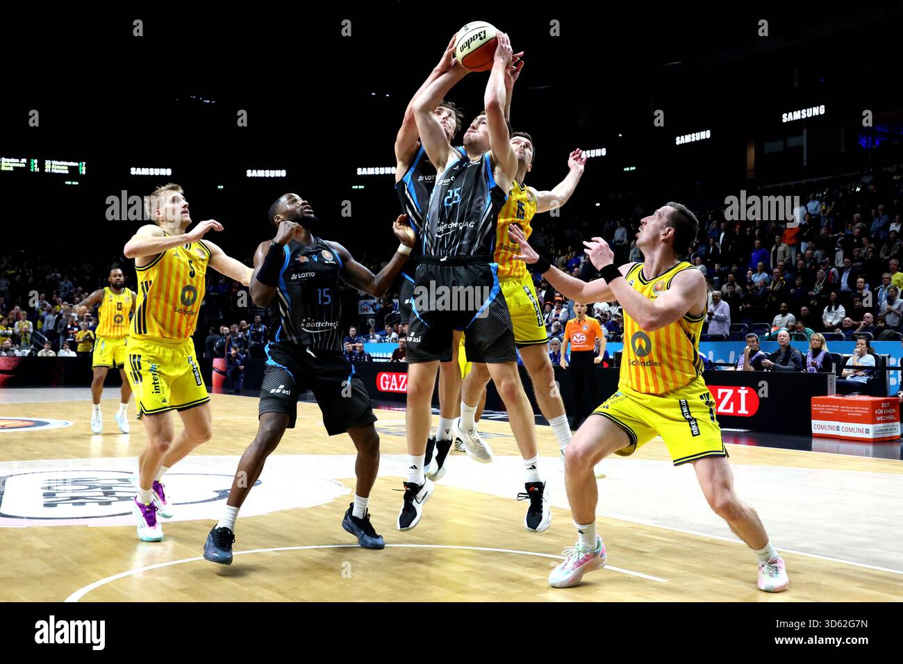 November 17, 2025, Uber Arena, Berlin, DEU, Cup, ALBA vs. Science City ...