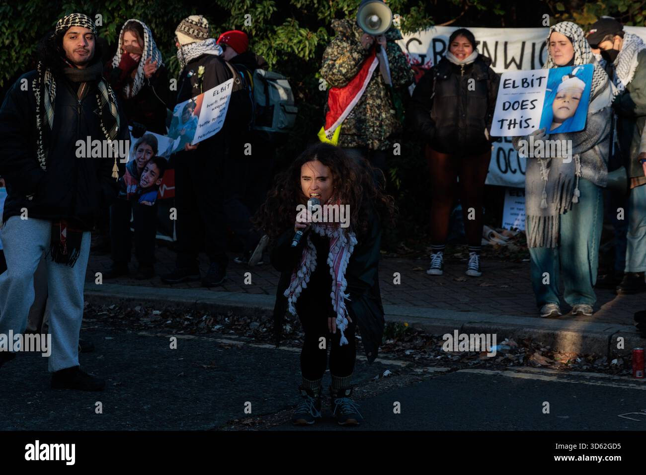 london-uk-17th-november-2025-pro-palestinian-activists-protest