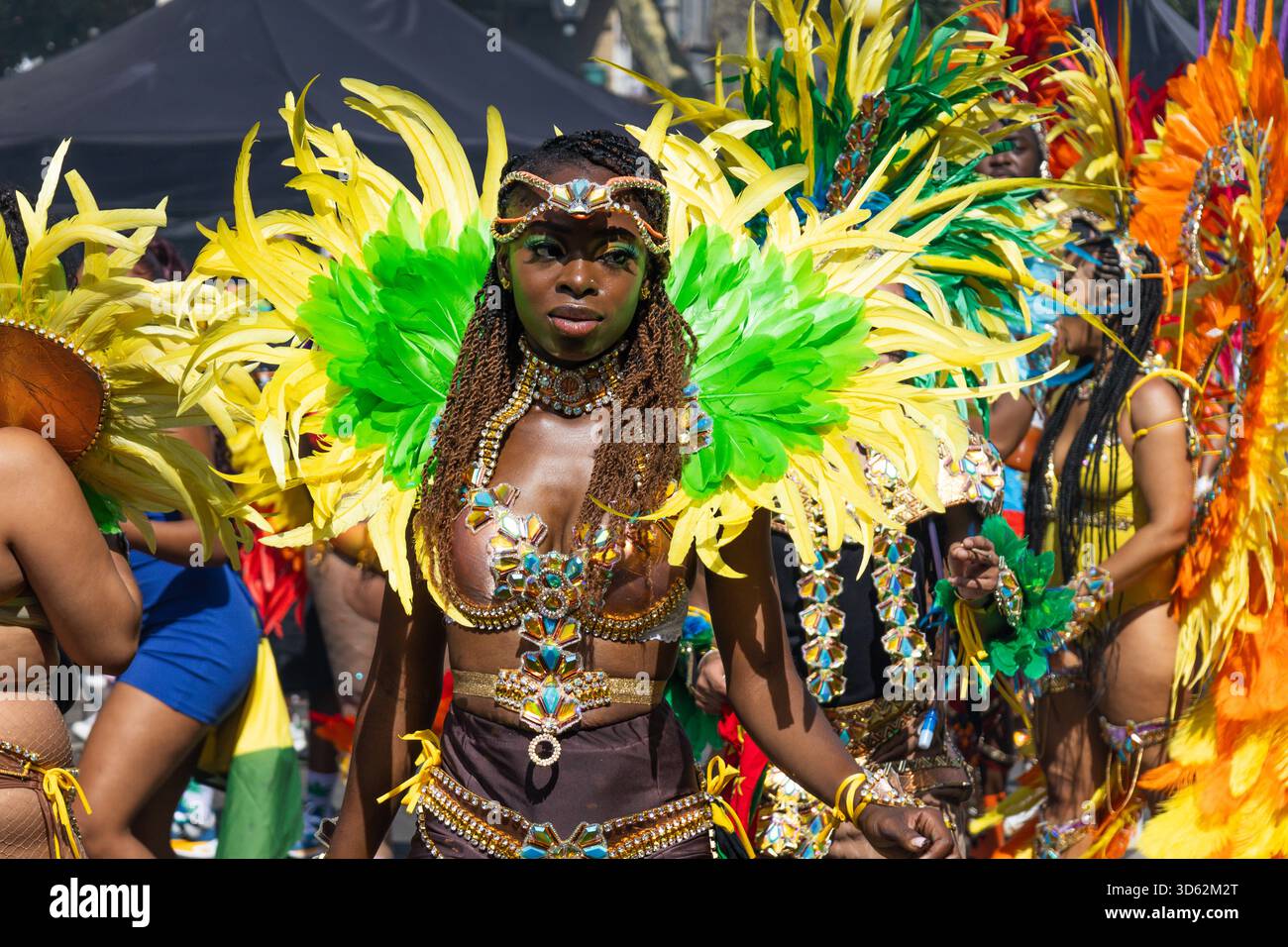 Carnival feather headdress hi-res stock photography and 