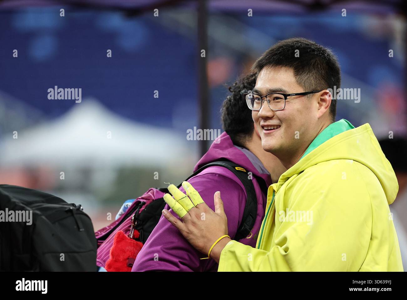 (251118) -- GUANGZHOU, Nov. 18, 2025 (Xinhua) -- Wang Qi of Jiangsu ...