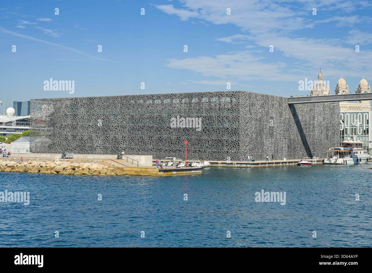 Hafeneinfahrt am Mucem - Museum der Zivilisationen Europas und des ...
