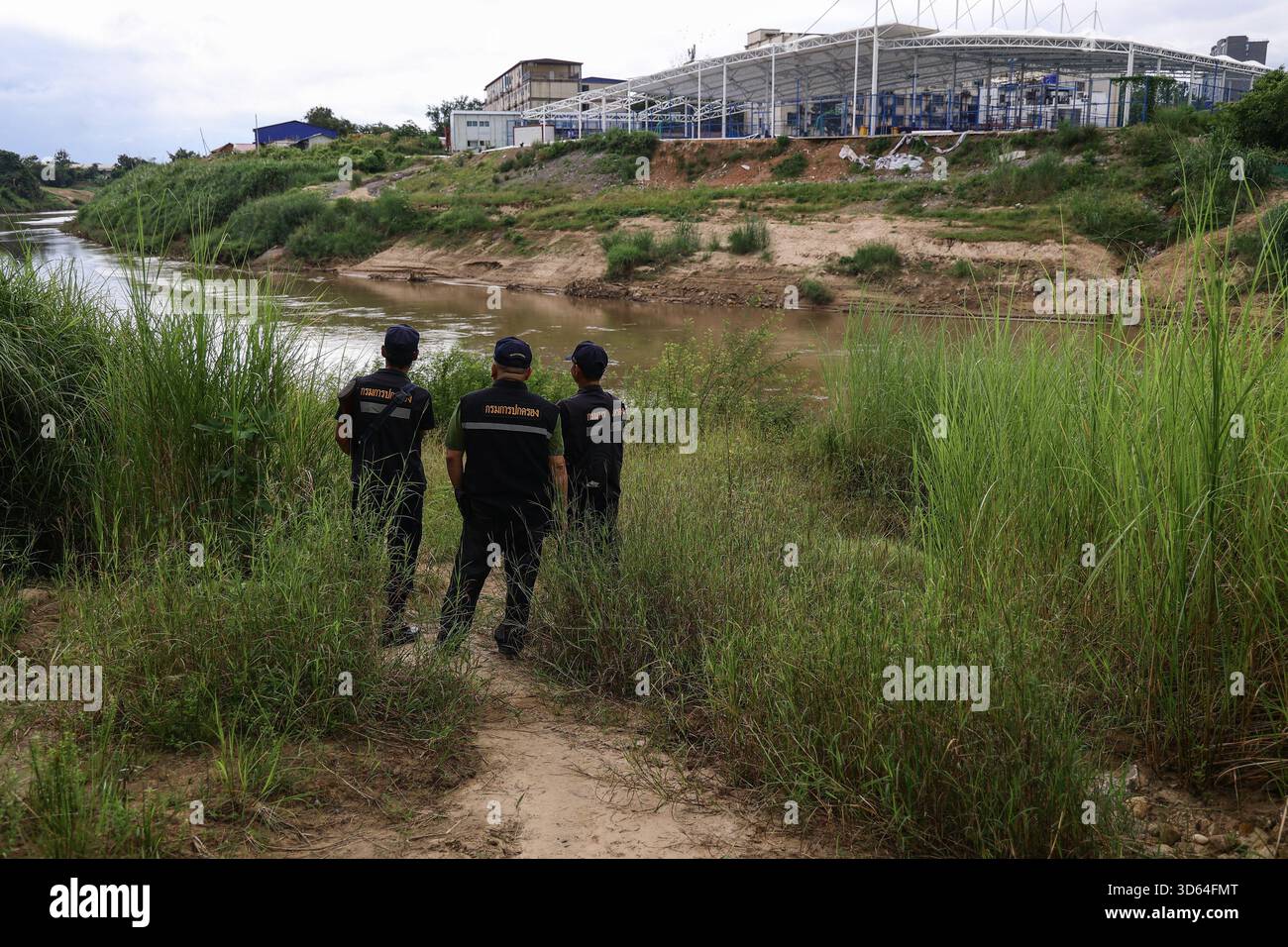 Mae Sot, Tak, Thailand. 18th Nov, 2025. Troops from the Border Guard Force (BGF) entered Shwe Kokko in Myawaddy District, Myanmar, to conduct operations aimed at suppressing and apprehending Scam City syndicates on 18 November 2025. (Credit Image: © Nattaphon Phanphongsanon/ZUMA Press Wire) EDITORIAL USAGE ONLY! Not for Commercial USAGE! Stock Photo