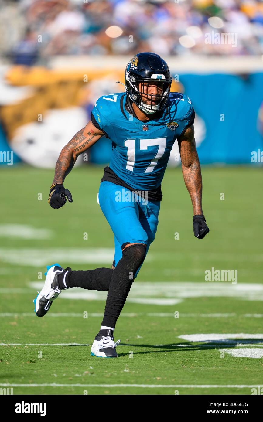Jacksonville Jaguars wide receiver Tim Patrick (17) runs a play during ...