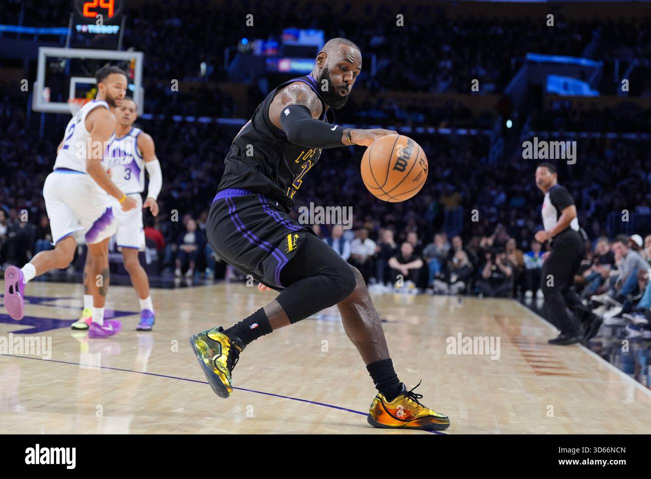 lebron first game as a laker
