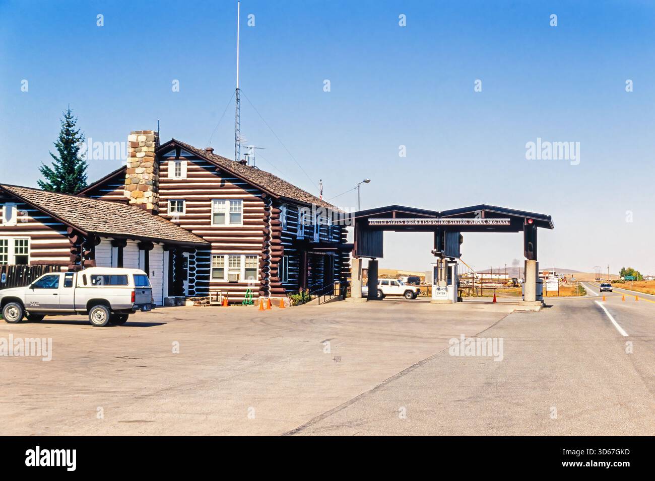 Border control in USA to the border at Canada Stock Photo