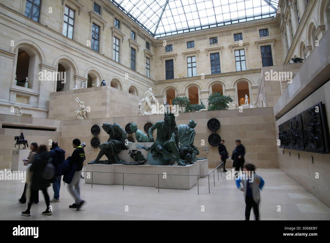 visitors-in-the-richelieu-wing-of-le-louvre-museum-wednesday-nov-19