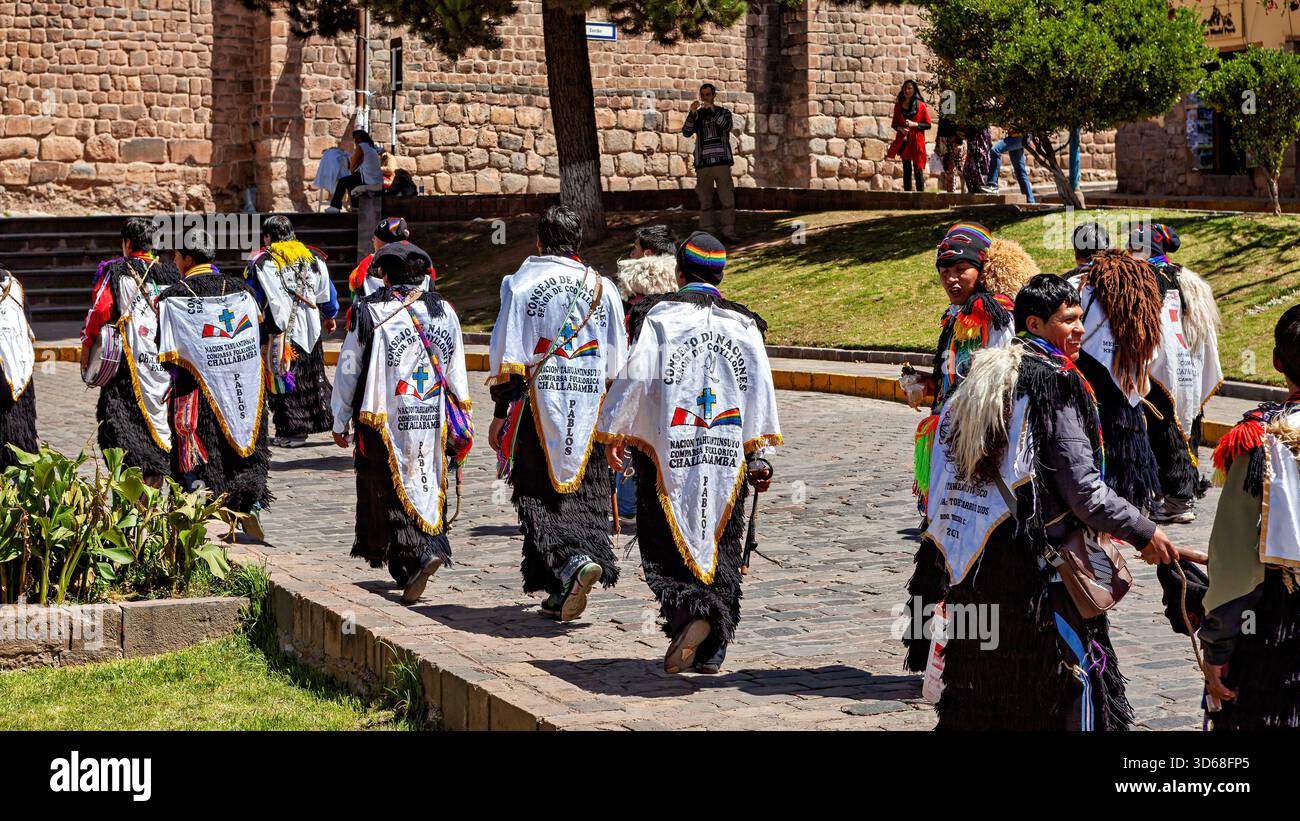 Traditionelle Inca Rituale Traditionelle Inca Parade in the Streets of Cusco in Peru Stock Photo ...