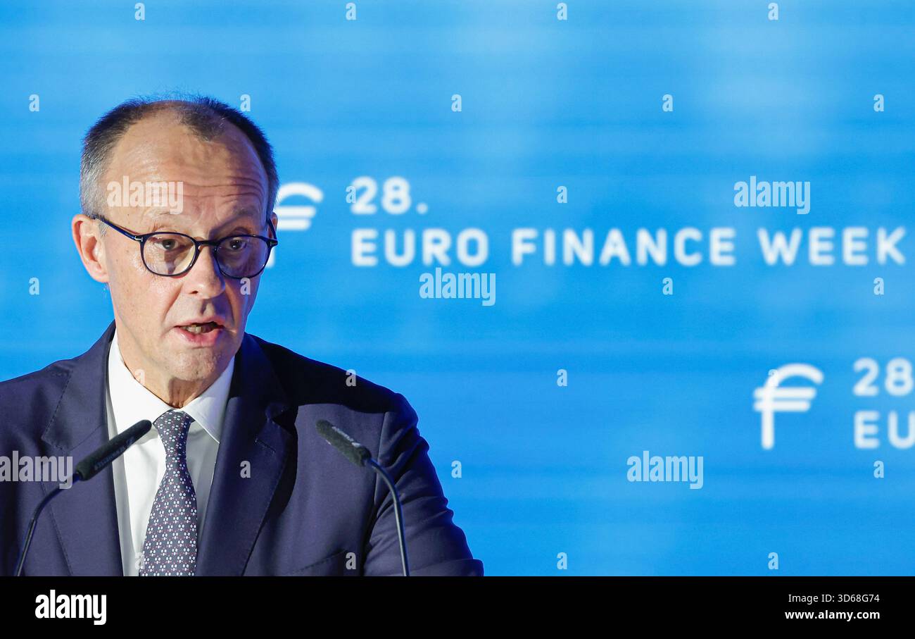 Im Bild: Bundeskanzler Friedrich Merz bei der 28. Euro Finance Week in ...