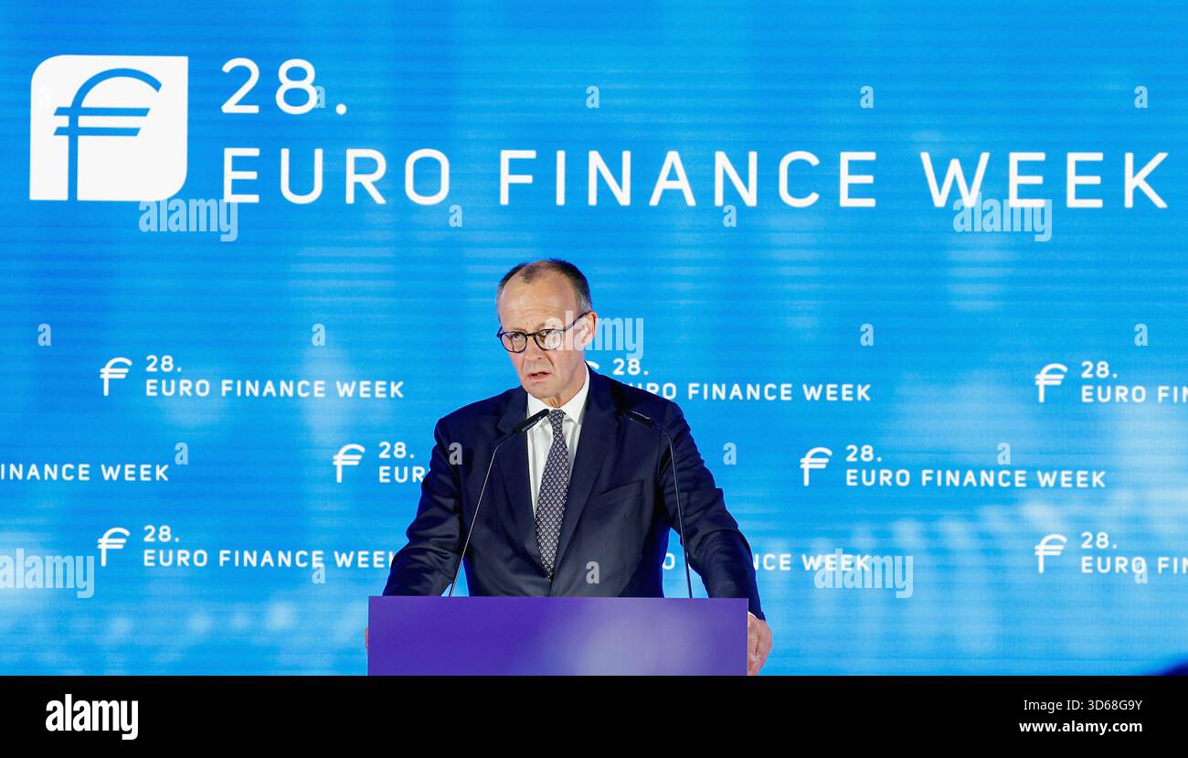 Im Bild: Bundeskanzler Friedrich Merz bei der 28. Euro Finance Week in ...
